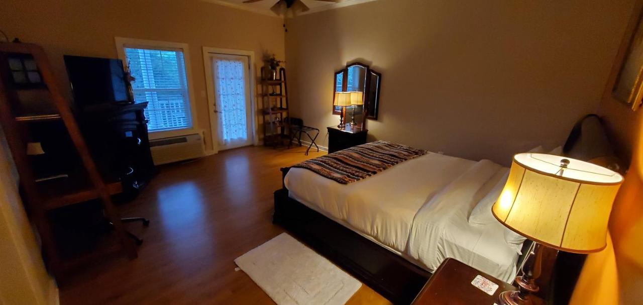 Acorn Hill Lodge And Spa Линчбърг Екстериор снимка
